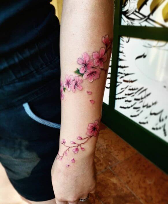 Glamorous flower tattoo inspirations in 20 images
