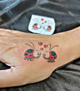 Tattify  Lady bug tattoo Bild tattoos Insekten tattoo