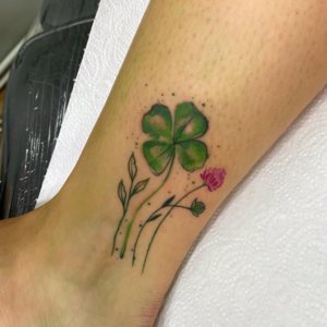 The four leaf clover brings good luck and when you tattoo it you will always have good fortune with you 5