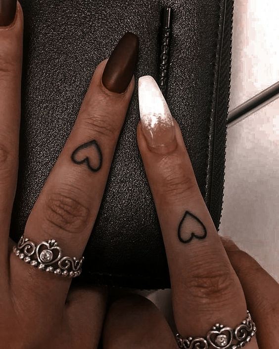 30 Mini Heart On Finger Tattoo Ideas