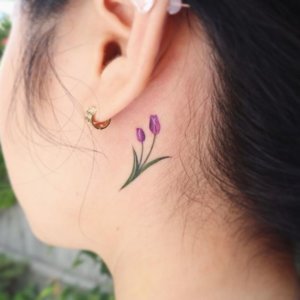 How to actually look astonishing with these small tulip tattoos 5