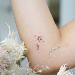 No mistake with shooting star tattoo in 10 examples for females and males 6