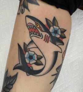 10 Astonishing examples of traditional shark tattoo 4