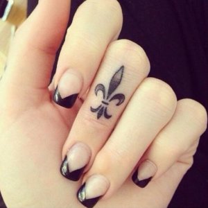 Minimalist Fleur de Lis tattoo is certainly tempting tattoo idea 4