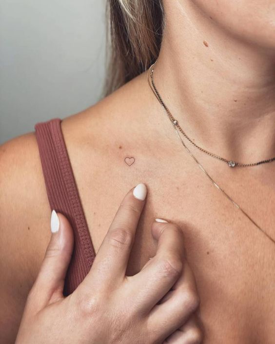 Small collarbone tattoos to expose your beauty