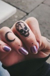 Beware of these exciting knuckle fingers tattoos for every female 6