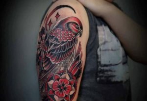 Our 10 suggestions for amazing traditional falcon tattoos 1