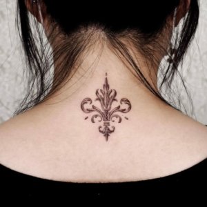 10 Designs for elegant Fleur de Lis tattoo on the neck 8