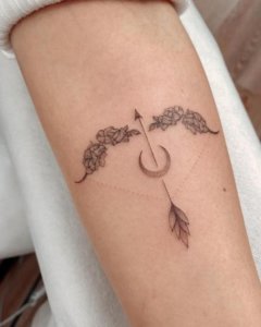 Are you searching for beautiful and unique tattoo Check these minimalist Artemis tattoo ideas 3 1