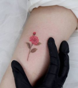 See 10 small but mighty dahlia tattoos 7