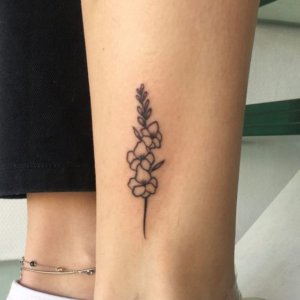 Easy gladiolus tattoo ideas for those who prefer simplicity 1