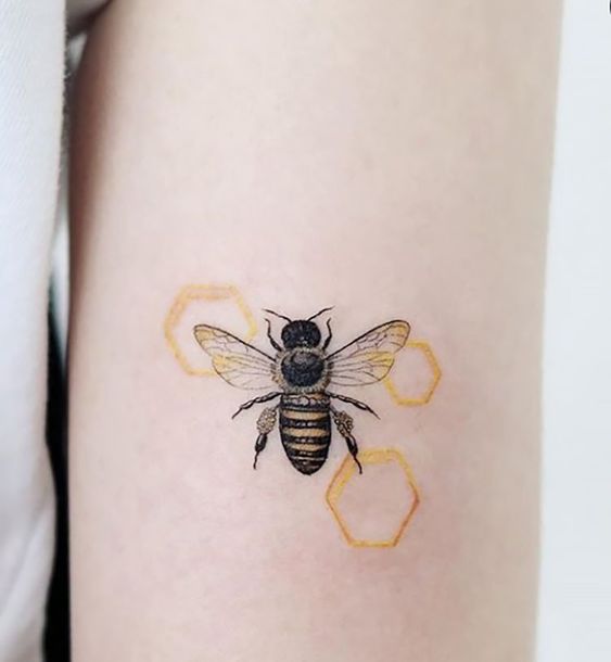 Less is more: Minimalist honeycomb tattoo design