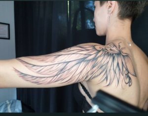 10 Angel Wings Shoulder Tattoo Designs as Guardian Wings 2