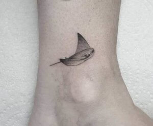 small manta ray tattoo 5